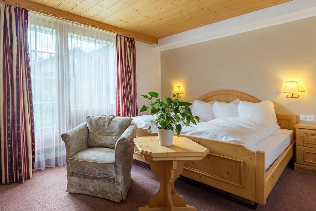 Hotel Bellaval Laax Eksteriør billede